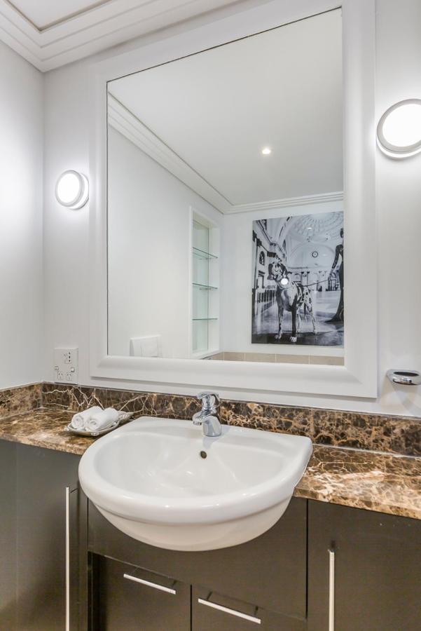 Corporate, Spacious Staycation - Sky Tower Views Auckland Buitenkant foto