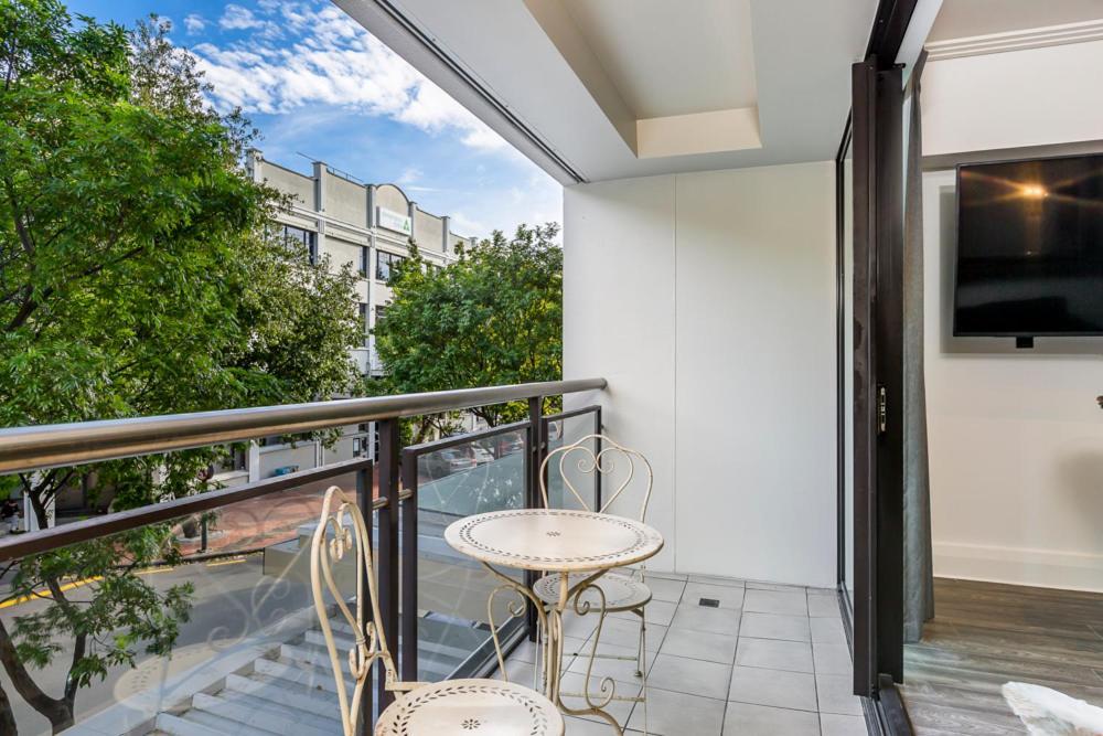 Corporate, Spacious Staycation - Sky Tower Views Auckland Buitenkant foto