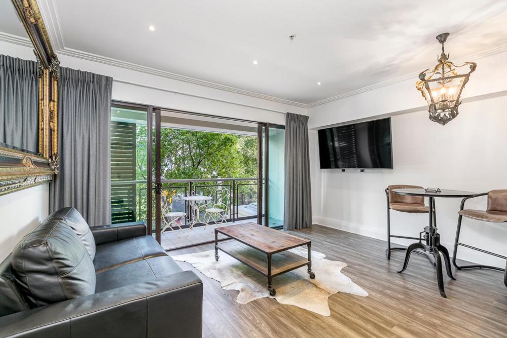 Corporate, Spacious Staycation - Sky Tower Views Auckland Buitenkant foto