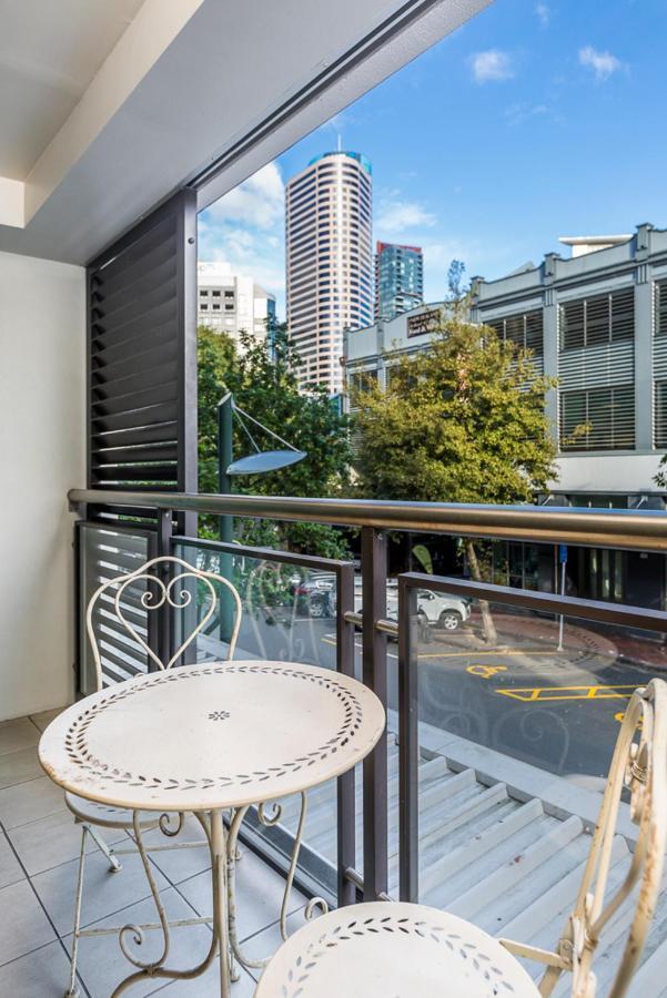 Corporate, Spacious Staycation - Sky Tower Views Auckland Buitenkant foto